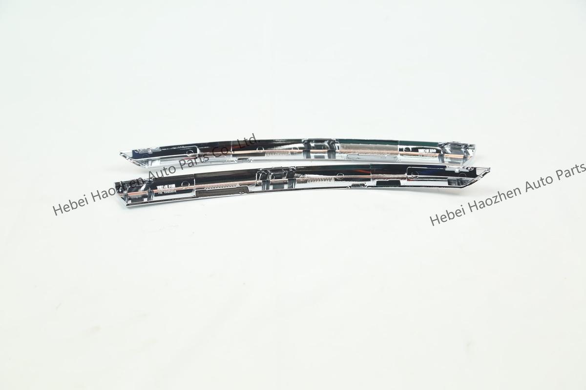 31663542-31663543XC90 Rear Bumper Trim - Image 2