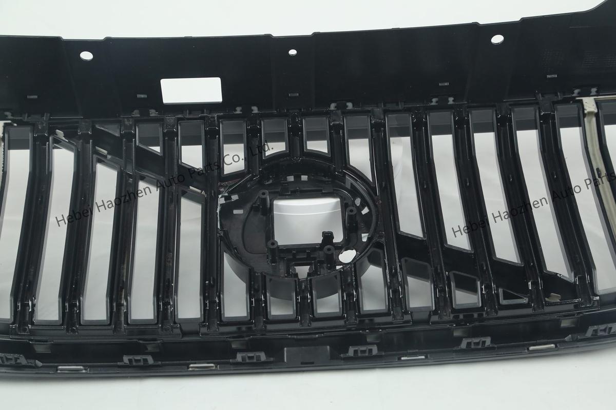 32234984-2023 XC60 Full Black Grille - Image 6