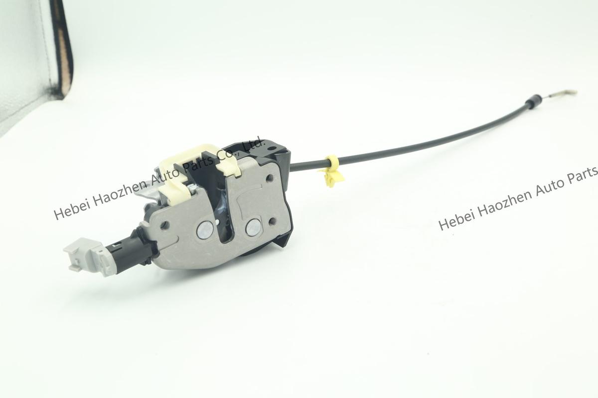LR017470 Trunk Lock - Image 4