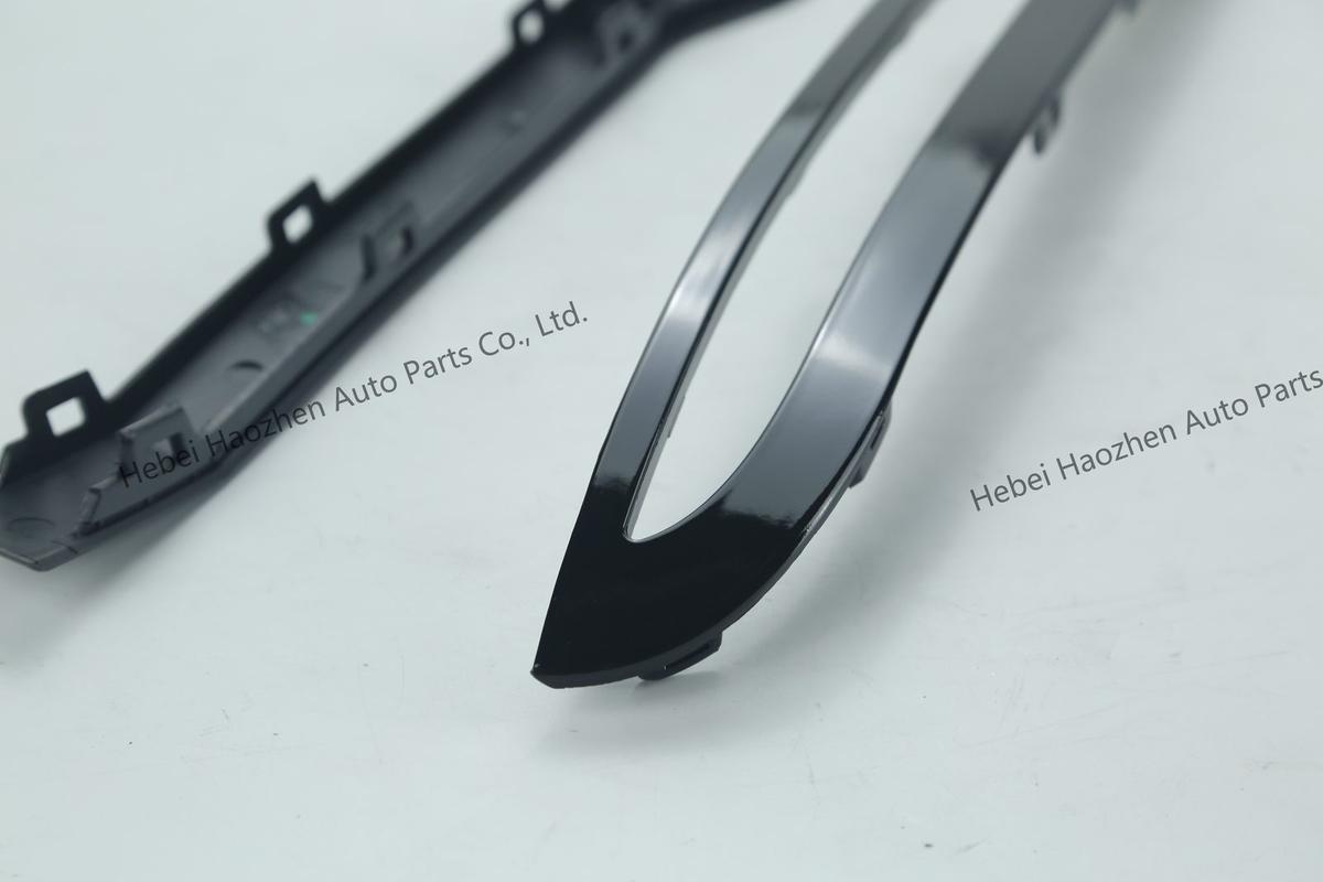 LR093570-LR093571 Rear Bumper Trim - Image 4