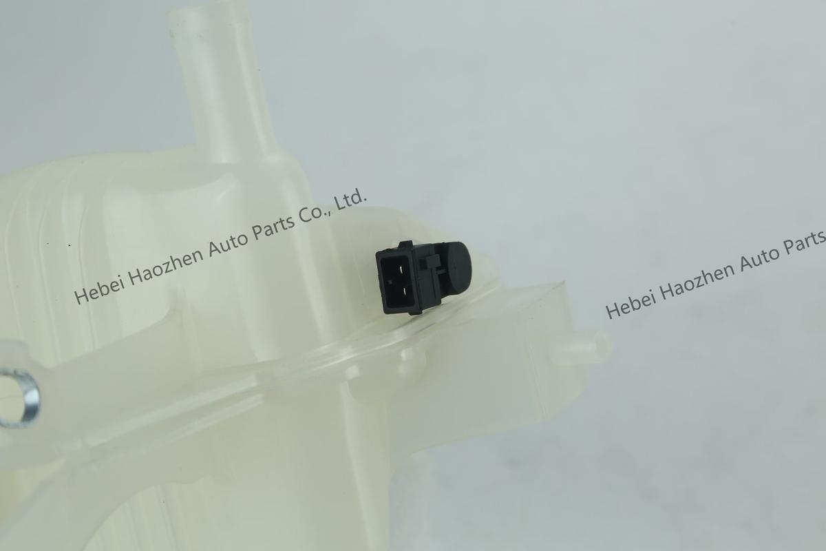 LR020367 Coolant Reservoir - Image 7