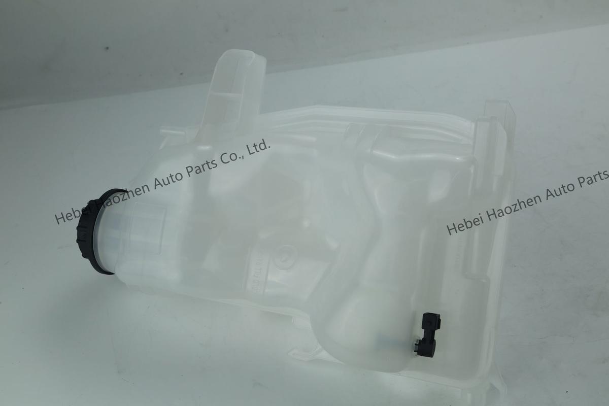 LR023077 Coolant Reservoir - Image 4