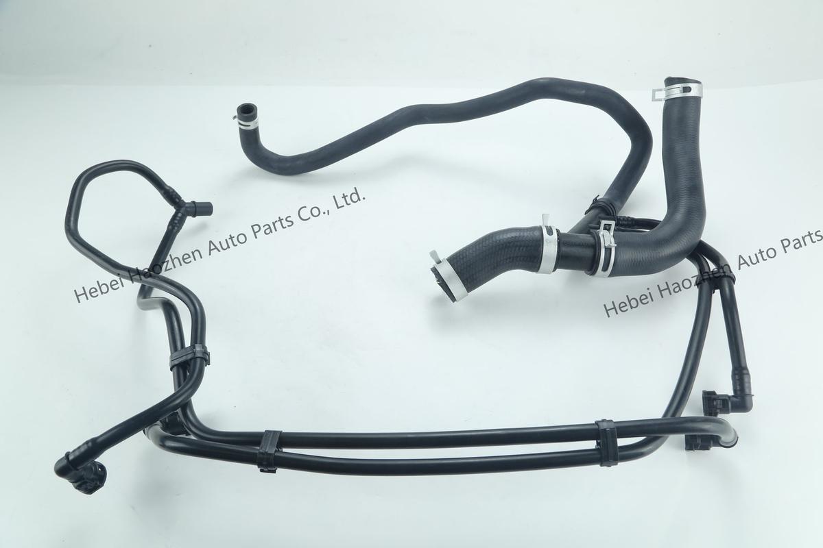 LR050854 Radiator上 Water Hose - Image 4