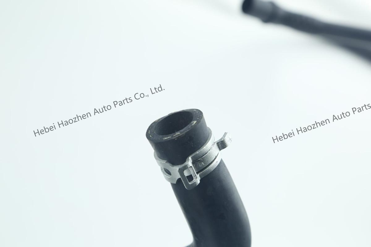LR050854 Radiator上 Water Hose - Image 10