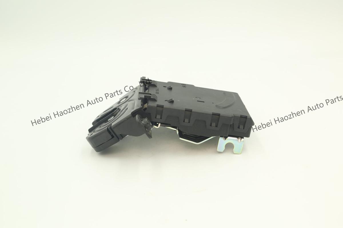 LR070126 Trunk Lock - Image 2
