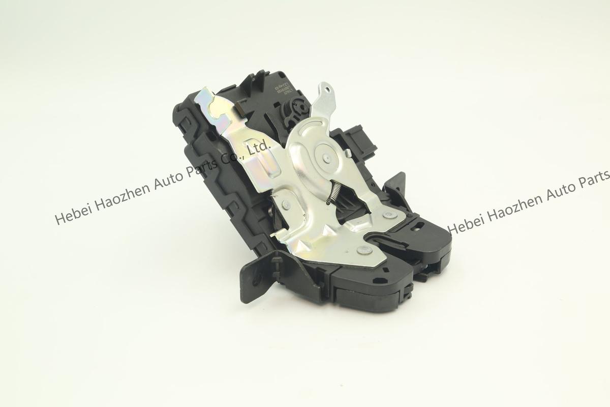 LR070126 Trunk Lock - Image 9