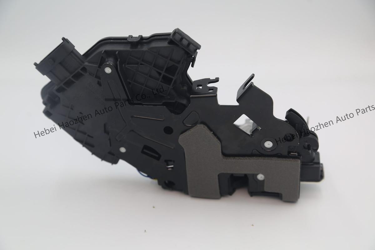 LR078743 Door Lock - Image 2