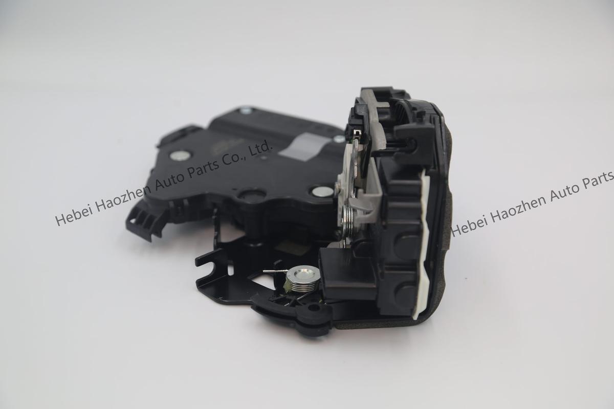 LR078743 Door Lock - Image 7