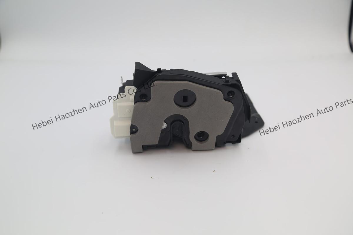 LR078746 Door Lock - Image 7