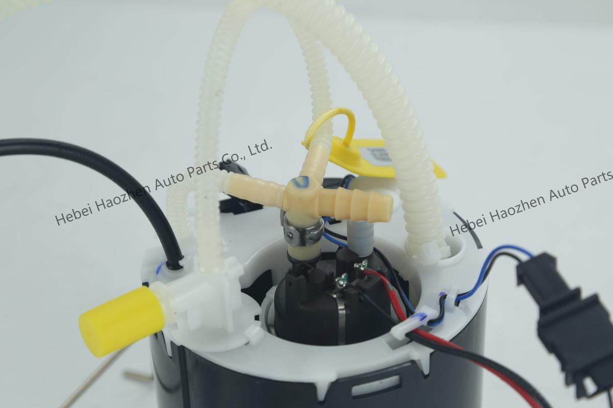 LR026193 Fuel Pump - Image 3