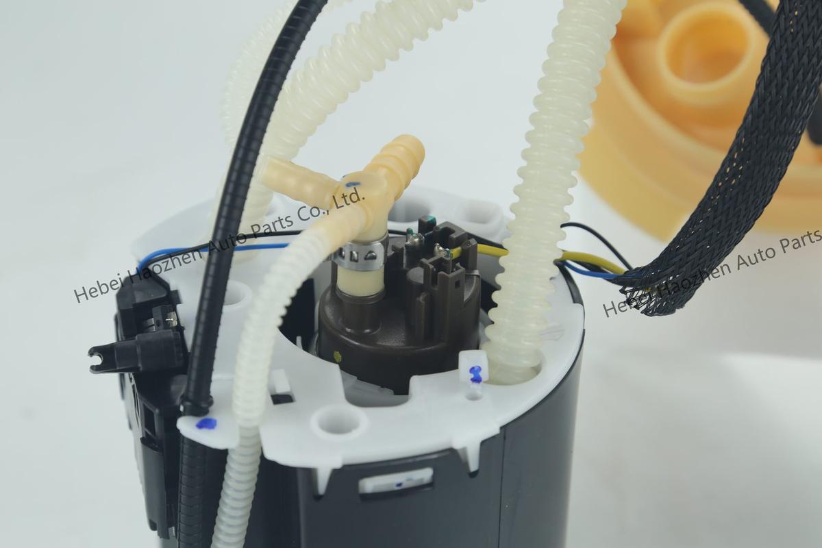 LR038602 Fuel Pump - Image 4