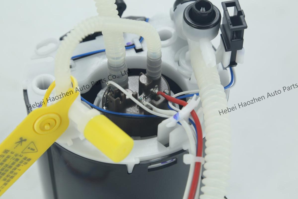 LR057235 Fuel Pump - Image 4