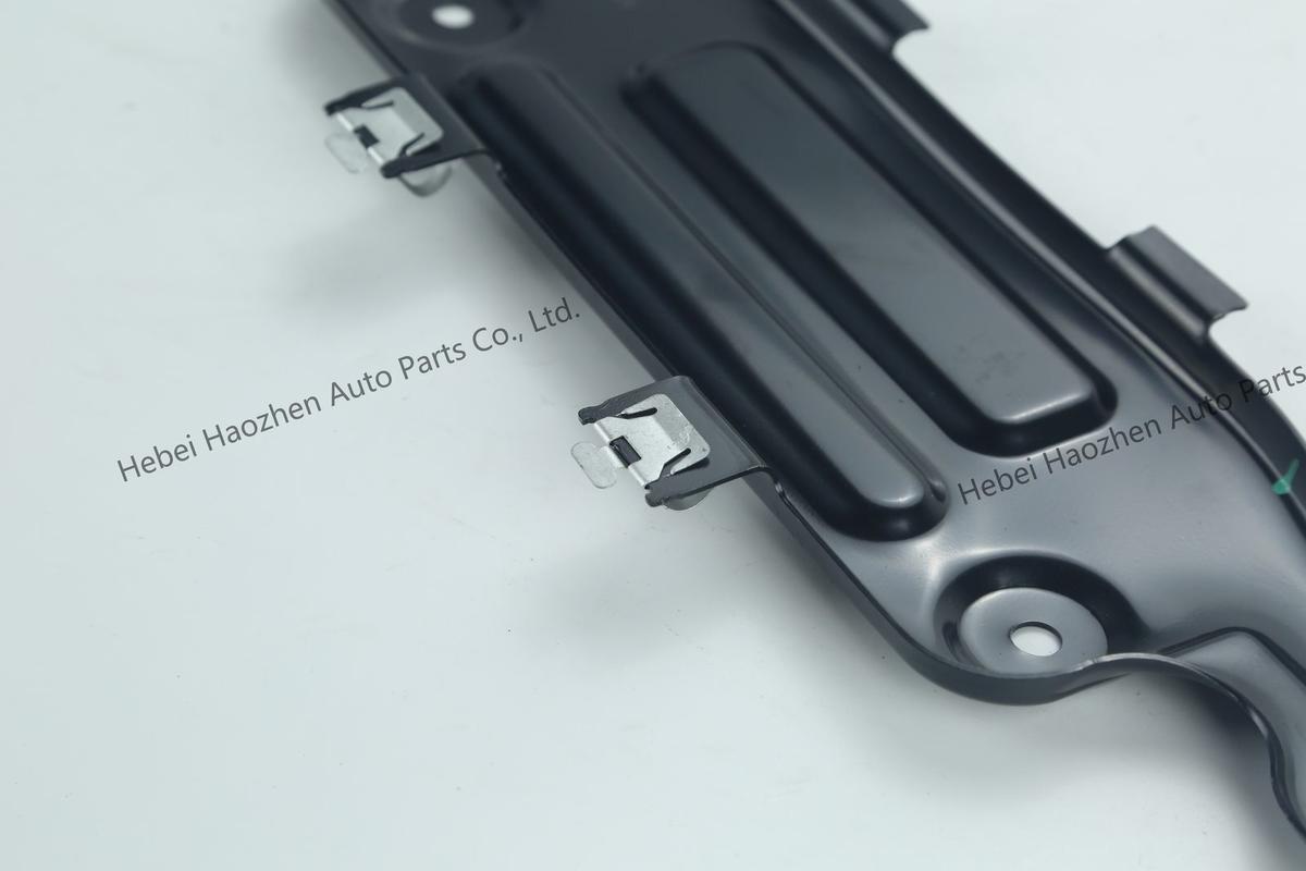 LR123638 Transmission Lower Guard - Image 4